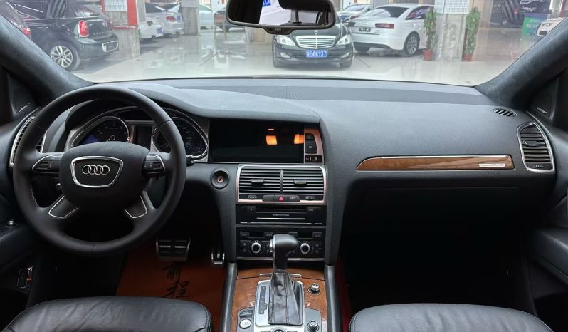 
								2015 Audi Q7 40 TFSI full									