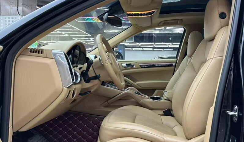 
								2011 Model Porsche Cayenne 3.0T full									